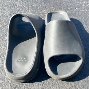 Yeezy Slides